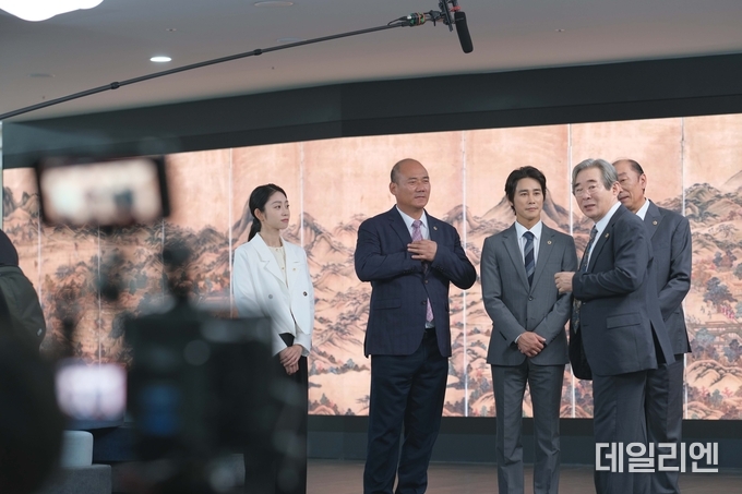 웹드라마 촬영 현장(좌측부터 서지수, 김준배, 정태우, 송민형, 염동헌 배우)
