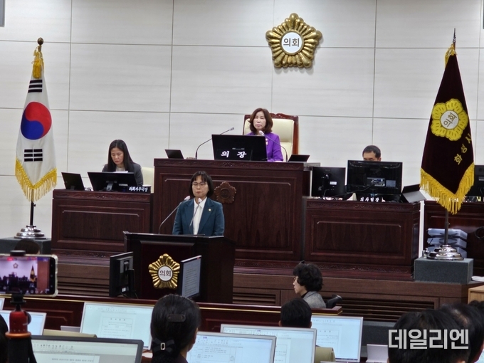 제226회 화성시의회 제2차 정례회 제1차 본회의가 열리고 있다.,