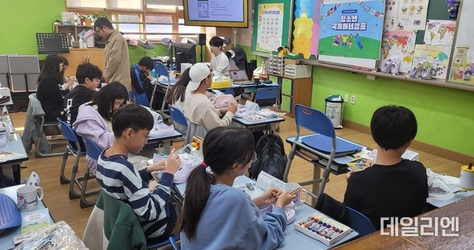 용인특례시가 지원하는 청소년국제매너캠프