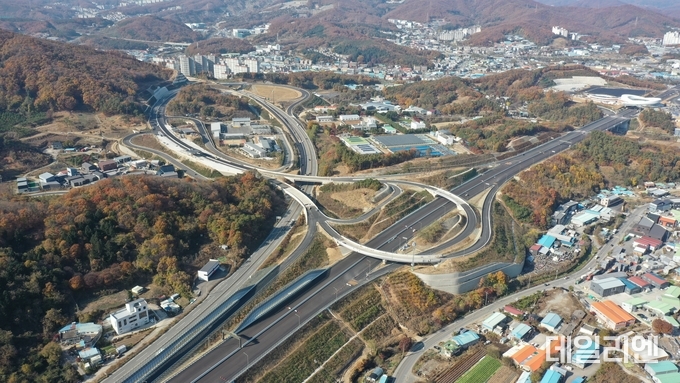  2025년 1월 1일 개통하는 세종-포천 고속도로 북용인 나들목 전경