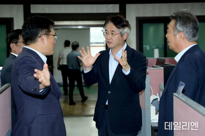 백석동 지식산업센터 입주기업을 방문한 이동환 고양특례시장