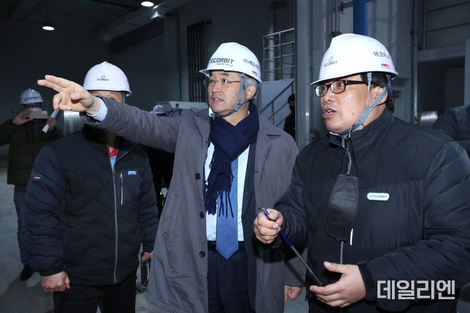 삼송수질복원센터를 점검하고 있는 이동환 고양특례시장