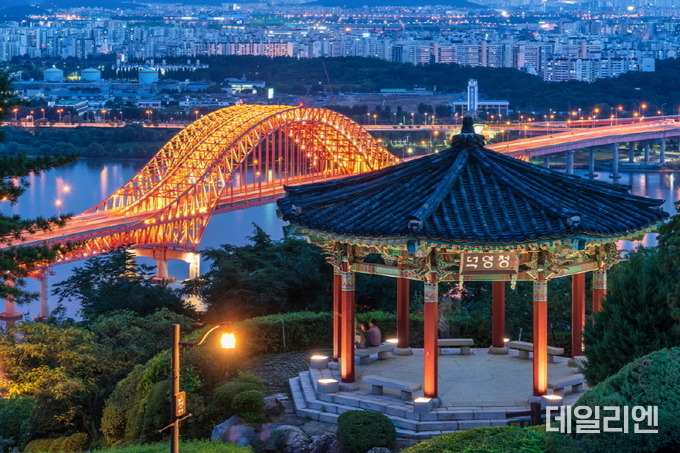 행주산성 정상에서 내려다본 한강과 방화대교