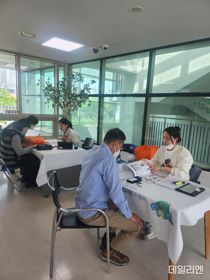 용인시, AI·로봇까지 묶었다…어르신 건강관리 3중 돌봄 확대