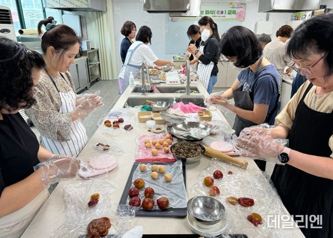 ‘오감으로 느끼는 화식(花食)교육’