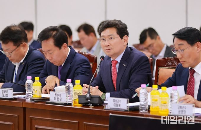 이상일 용인특례시장이 지난 4월 27일 박상우 국토교통부장관, 이한준 한국토지주택공사 사장과 만나 '용인 첨단시스템반도체 국가산업단지' 현안을 점검했다.
