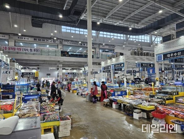 수원시 농수산물도매시장 수산동 전경