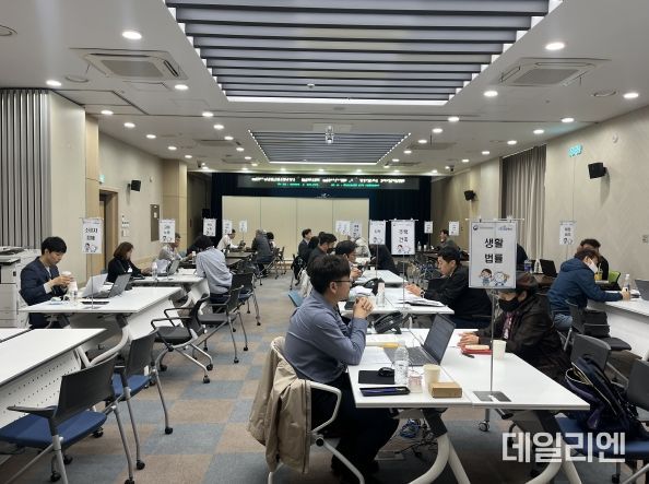 화성시, ‘달리는 국민신문고’ 민원 상담장 운영