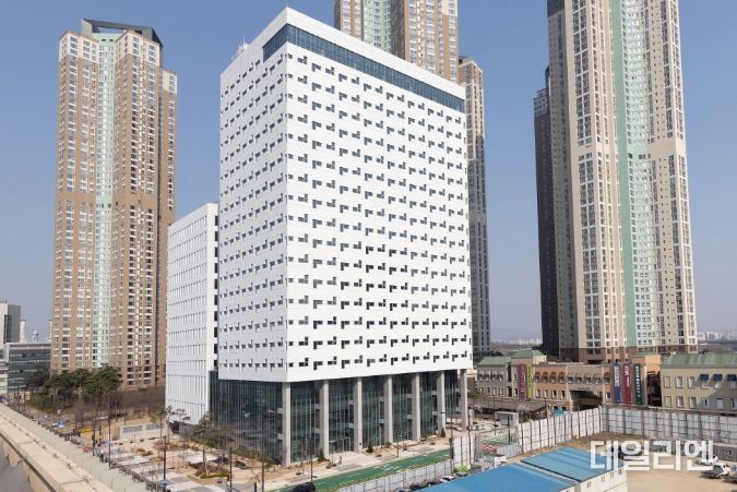 백석 업무빌딩 전경