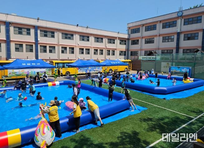 경기주택도시공사, 하남 성광학교 물놀이 행사지원