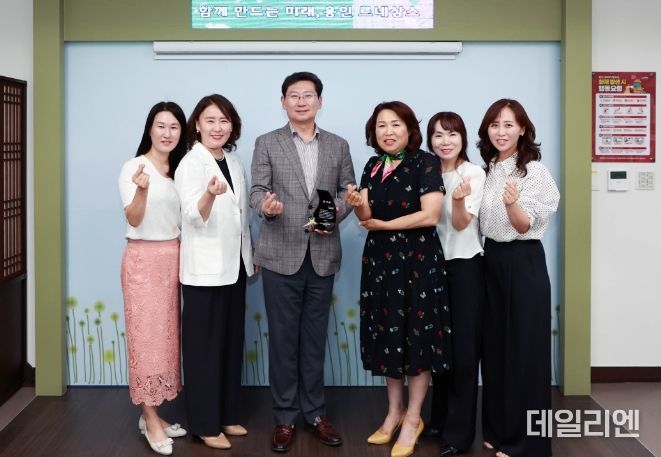 지난 20일 이상일 용인특례시장이 용인시어린이집연합회로부터 감사패를 받았다.