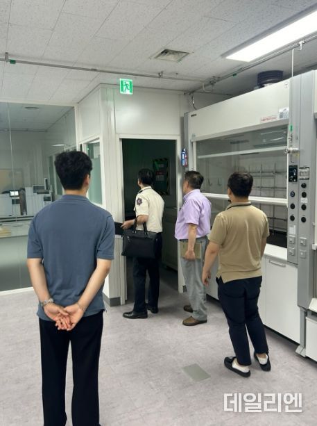 점검반이 안전관리 실태를 긴급 점검하고 있다.