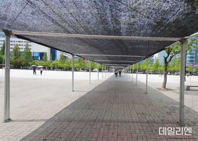 고양시, 일산문화광장에 폭염 대비 안심그늘막 설치