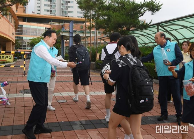 오산시, 민선8기 2주년 기념 청소년 선도 캠페인 활동 추진