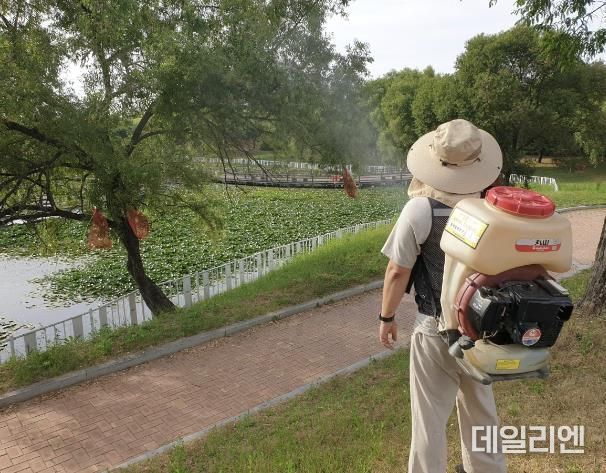 안성농업기술센터, 돌발병해충 방제용 유용미생물 시범 생산공급