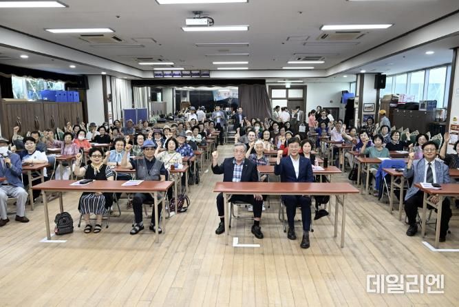 이민근 안산시장, 단원노인대학 일일 강사…“건강한 노후 최선”