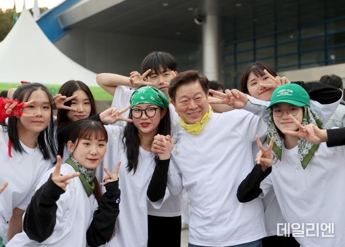 광명시, 2024년 시정 만족도 조사 결과‘박승원 시장 시정 운영에 광명시민 75.7%가 높은 만족감 나타내’