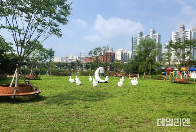 용인특례시 처인구 유방동 234-2번지 일대 8184 규모로 조성된 '유방동 도시숲' 전경
