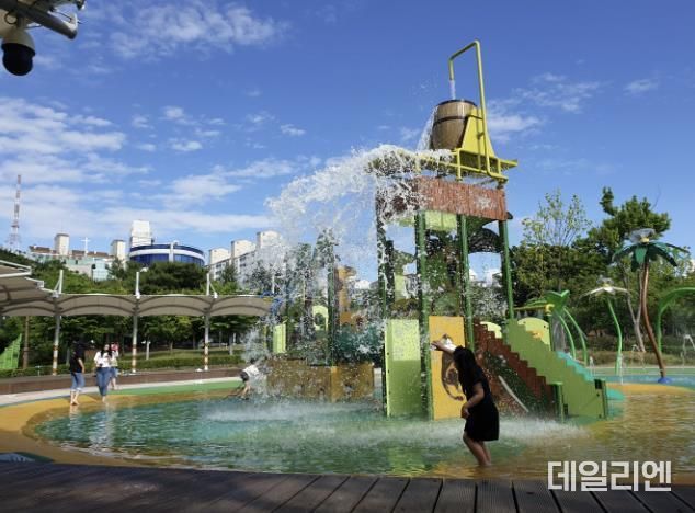 중산체육공원 물놀이장