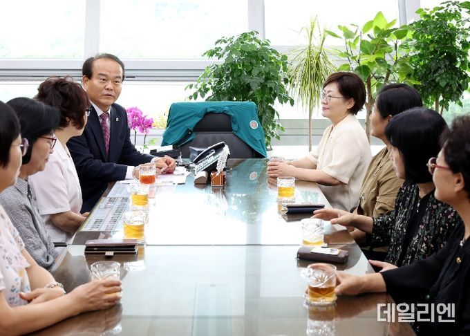 성남시의회 의장, 성남시여성단체협의회 차담회 개최