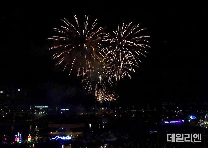 여름 거북섬 매력에 ‘풍덩’ 4만 여명 운집...거북섬 해양축제 ‘성료’