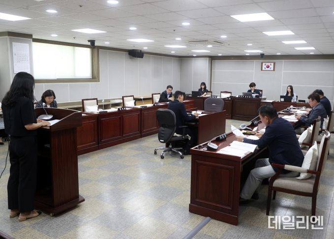 수원특례시의회 문화체육교육위원회, 조례안 등 안건심사