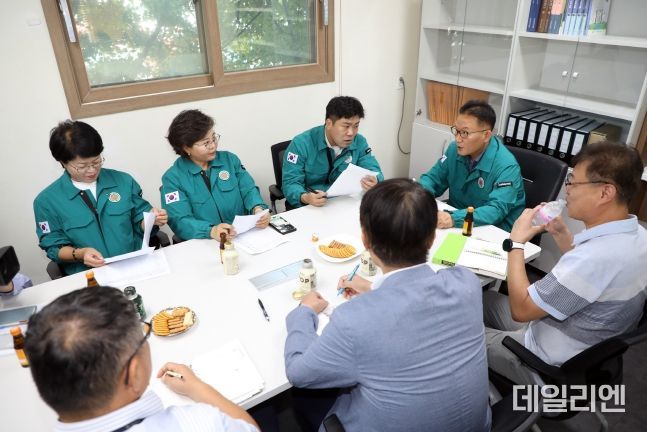 수원특례시의회 도시환경위원회, 생활폐기물 수집·운반 대행업체 현장방문