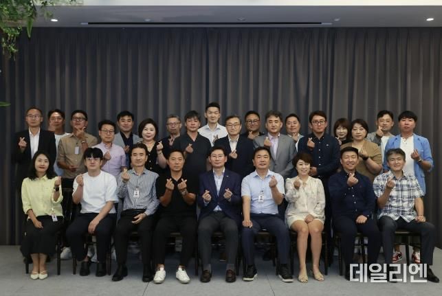 이상일 용인특례시장이 4일 경인일보와 (사)미래사회발전연구원이 운영하는 미래사회포럼에 특별강사로 초청 받아 강연을 펼쳤다