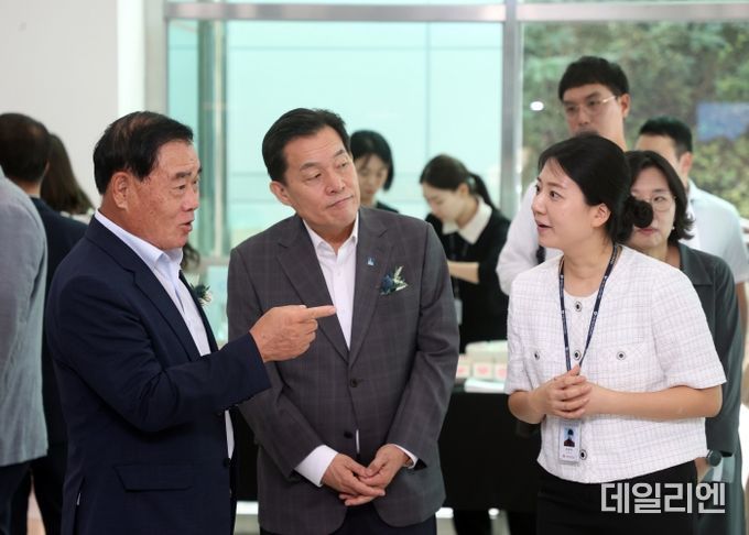 수원특례시의회, ‘청청스퀘어’개소 축하