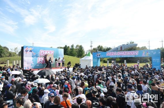 DMZ 평화걷기 참가한 김동연 “평화의 위기를 평화의 기회로 삼자”