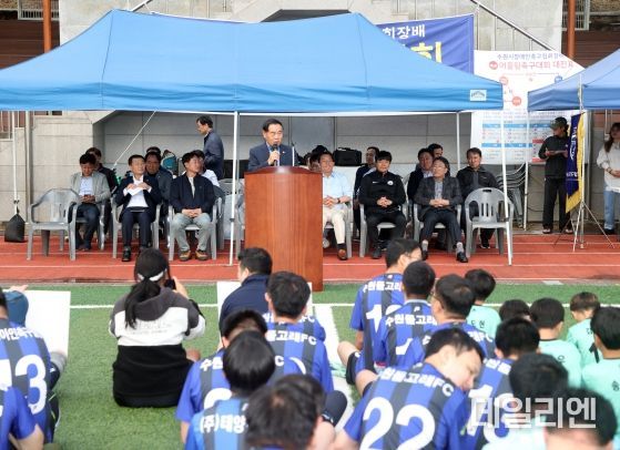 수원특례시의회 이재식 의장, 제4회 수원시장애인축구협회장배 어울림 축구대회 참석