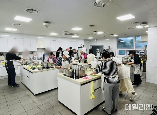 안성시 고독사ZERO 위해 안부확인부터 요리교실까지 사업추진 원활