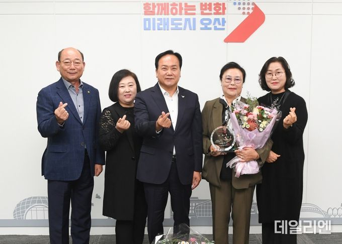오산시, ‘1일 명예시장’으로 오산시 새마을부녀회 홍영숙 회장 위촉