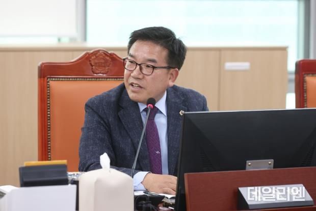 경기도의회 김철현 의원, '인공지능(AI), 고독사 막을 수 있나 … AI(인공지능) 돌봄서비스 확대와 데이터 품질 강화' 촉구