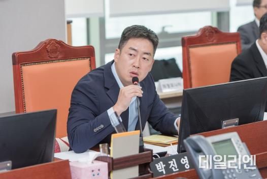 경기도의회 박진영 의원, 경기도 감사위원회, 경기아트센터 감사 절차 및 규정 위반 의혹 질타