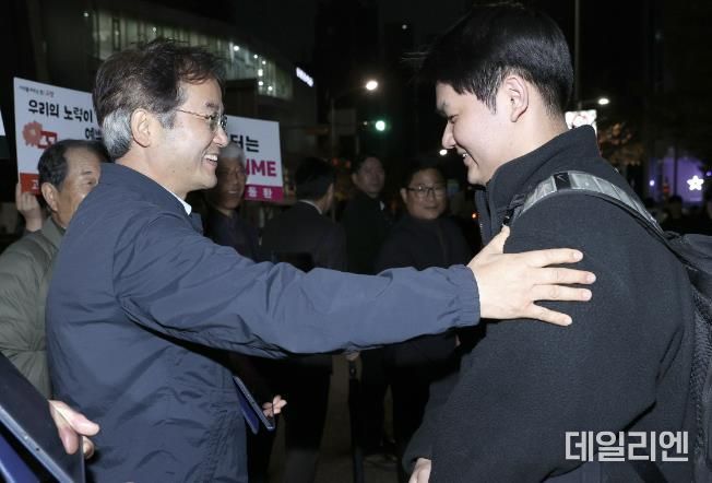 수험생을 격려하는 이동환 고양특례시장