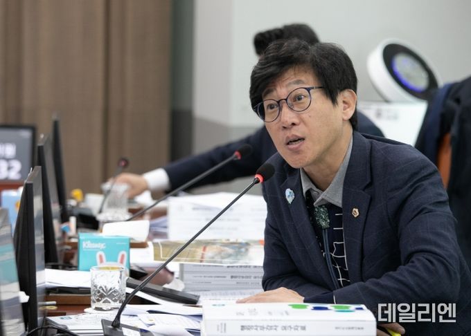 경기도의회 안전행정위원회 국중범 의원(더불어민주당, 성남4)