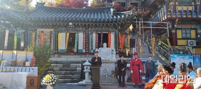 현근택 수원시 제2부시장이 인사말을 하고 있다.