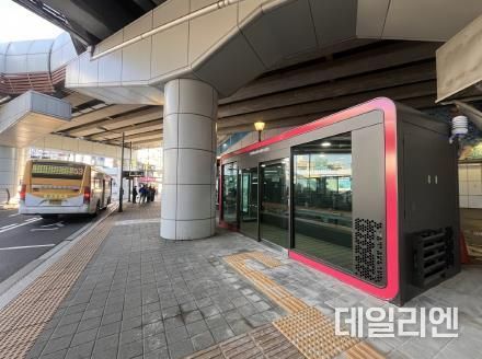 오산시, 겨울철 대비 오산역환승센터 스마트버스승강장 설치
