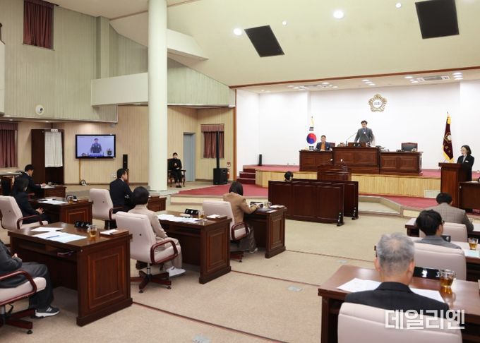 군포시의회는 12월 2일 제278회 정례회를 개회했다.(제1차 본회의 현장)