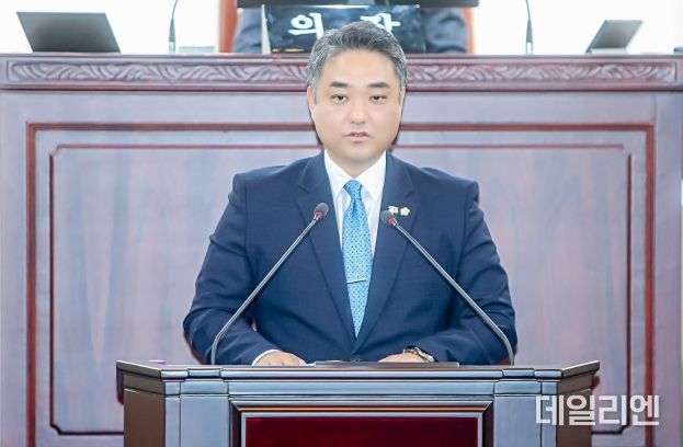 5분 자유발언 진행 중인 김상균 의원